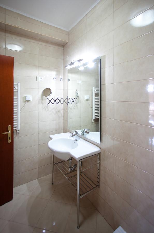 Orchidea Hotel Tirana Exterior photo