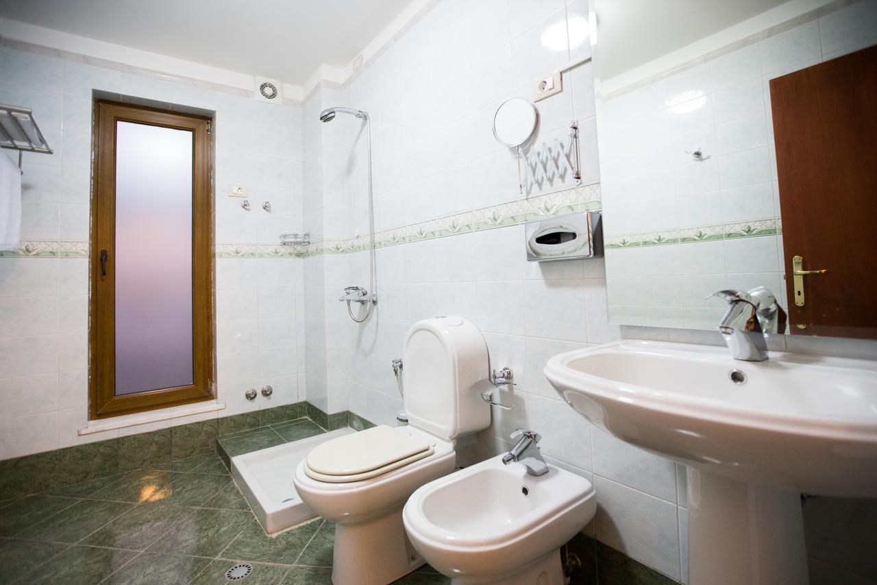 Orchidea Hotel Tirana Exterior photo